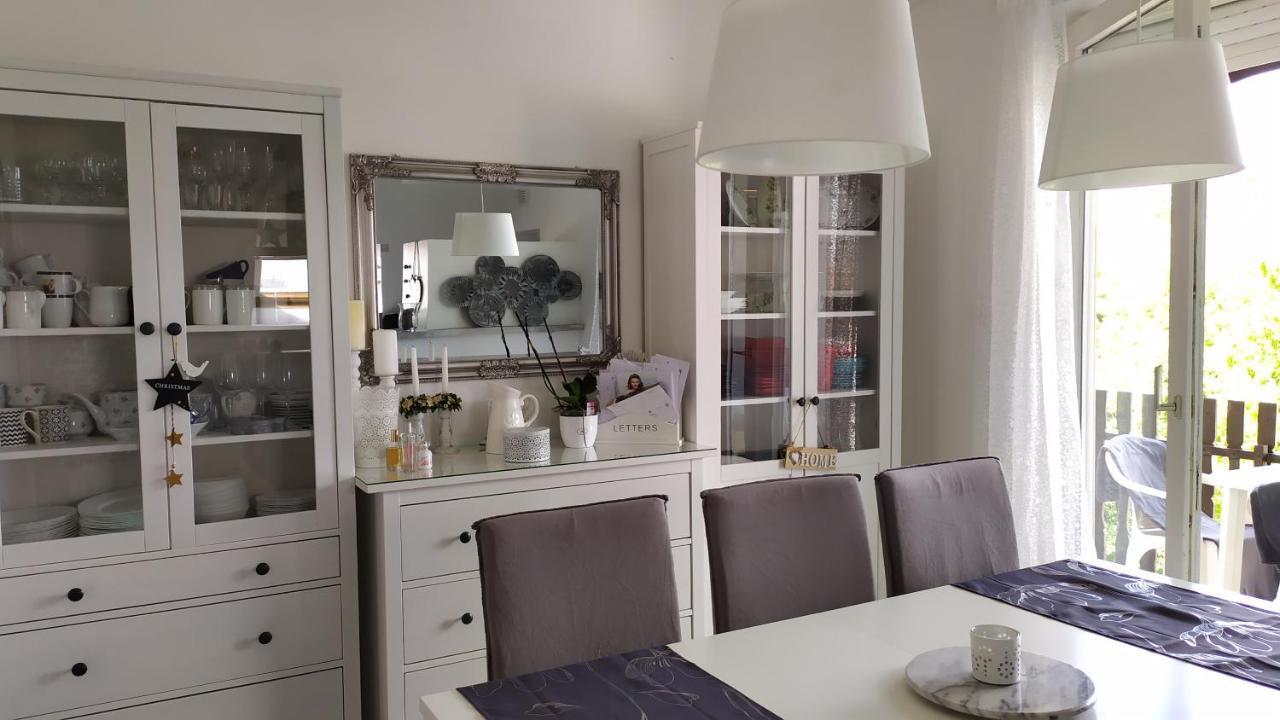 Leander Apartman بالاتوليلّي المظهر الخارجي الصورة