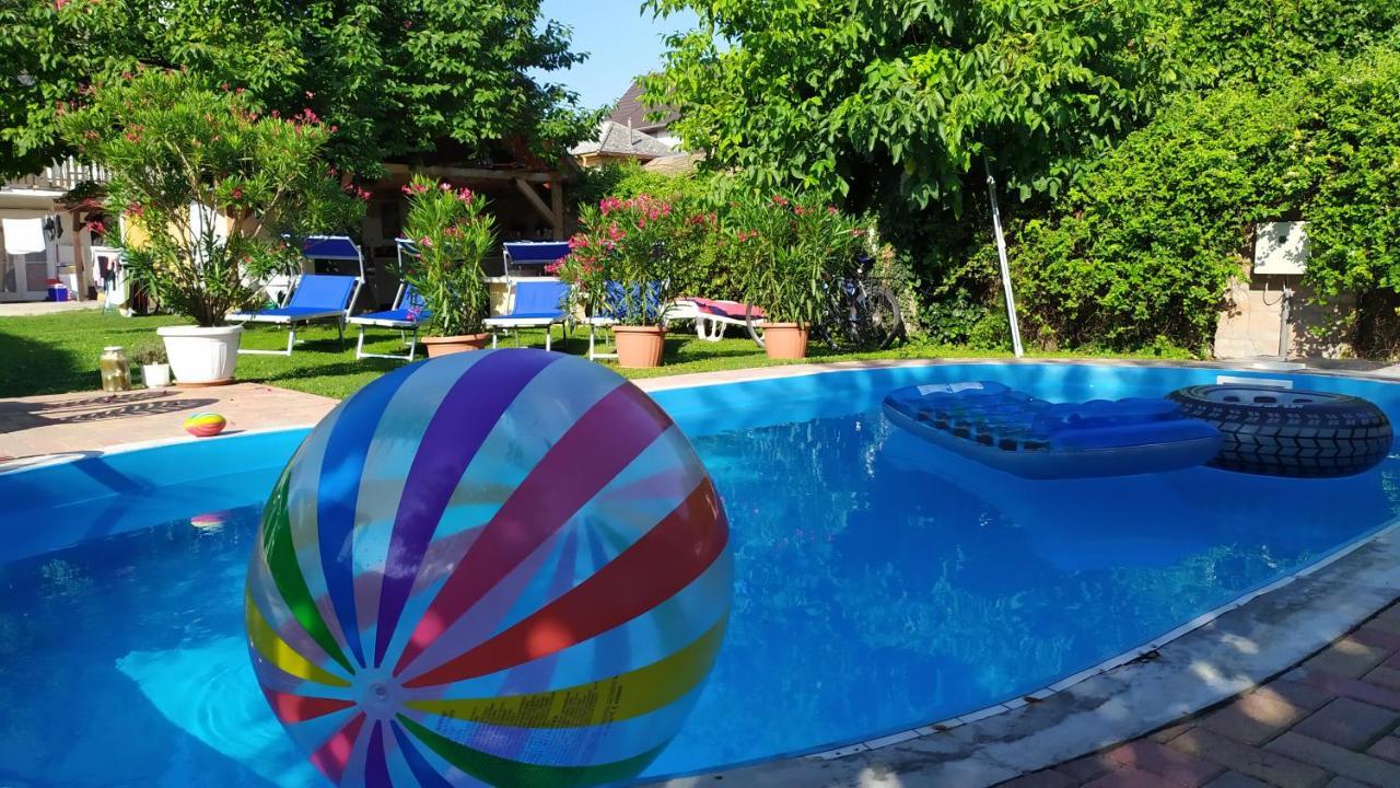 Leander Apartman بالاتوليلّي المظهر الخارجي الصورة